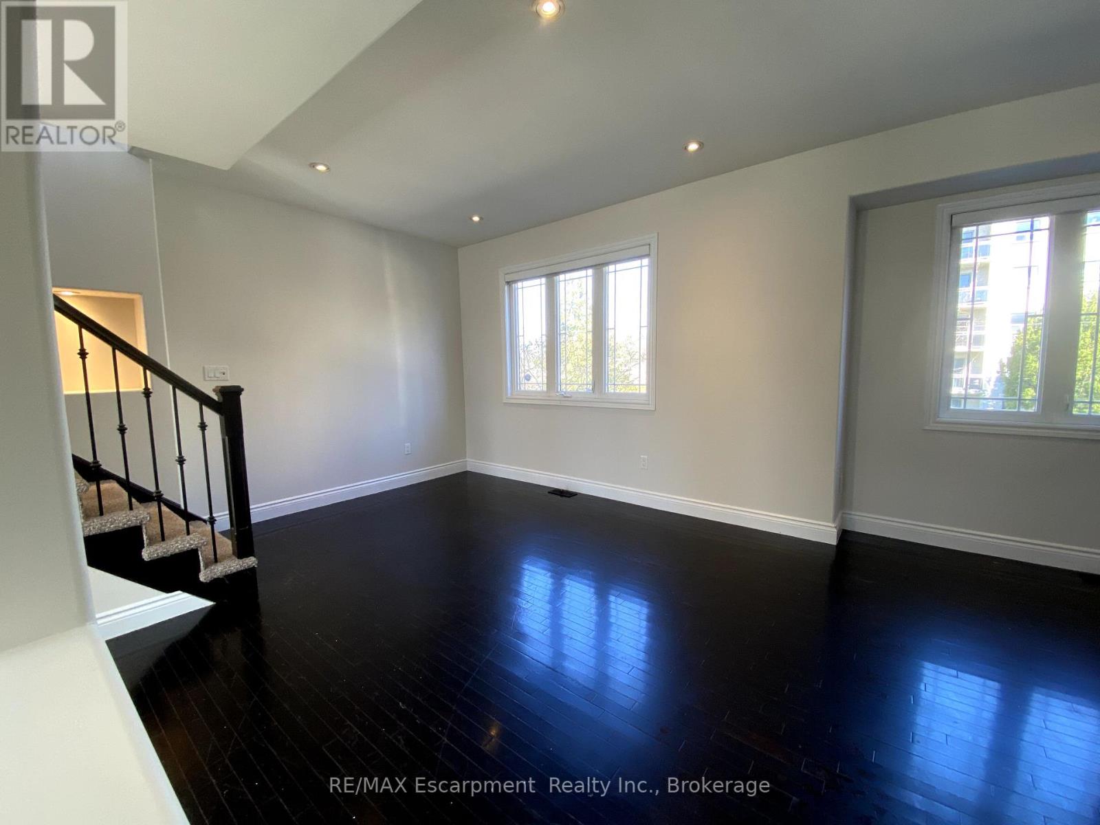 2430 Second Street, Burlington, Ontario  L7R 3K1 - Photo 21 - W12133932