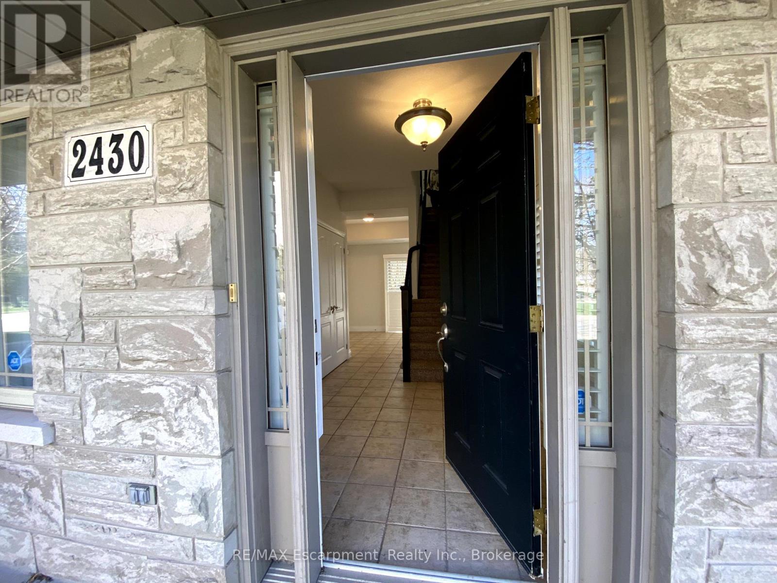 2430 Second Street, Burlington, Ontario  L7R 3K1 - Photo 6 - W12133932