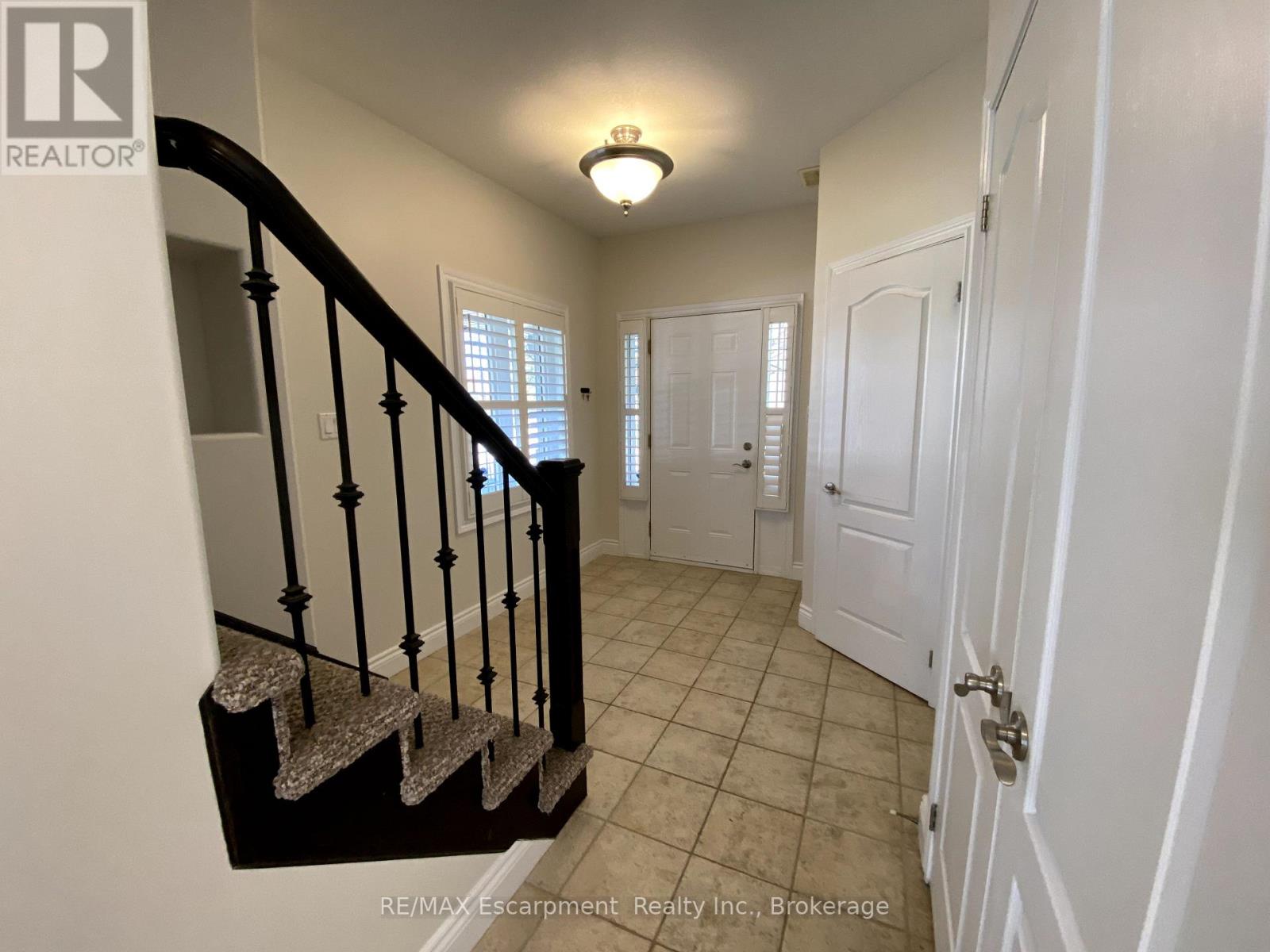 2430 Second Street, Burlington, Ontario  L7R 3K1 - Photo 7 - W12133932
