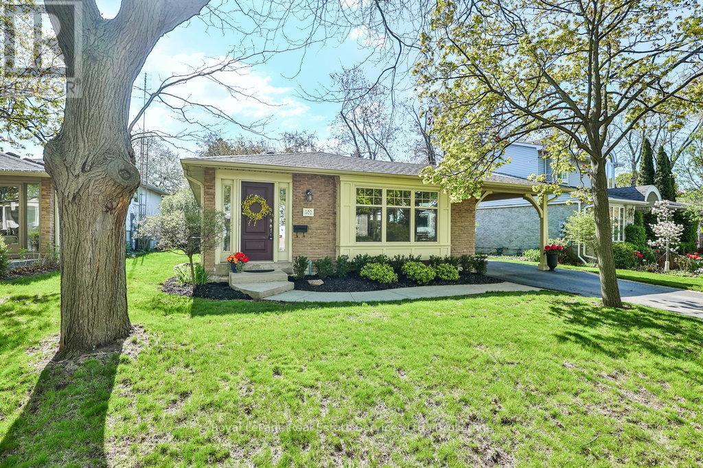 Property at 502 BOHEMIA CRESCENT image 2