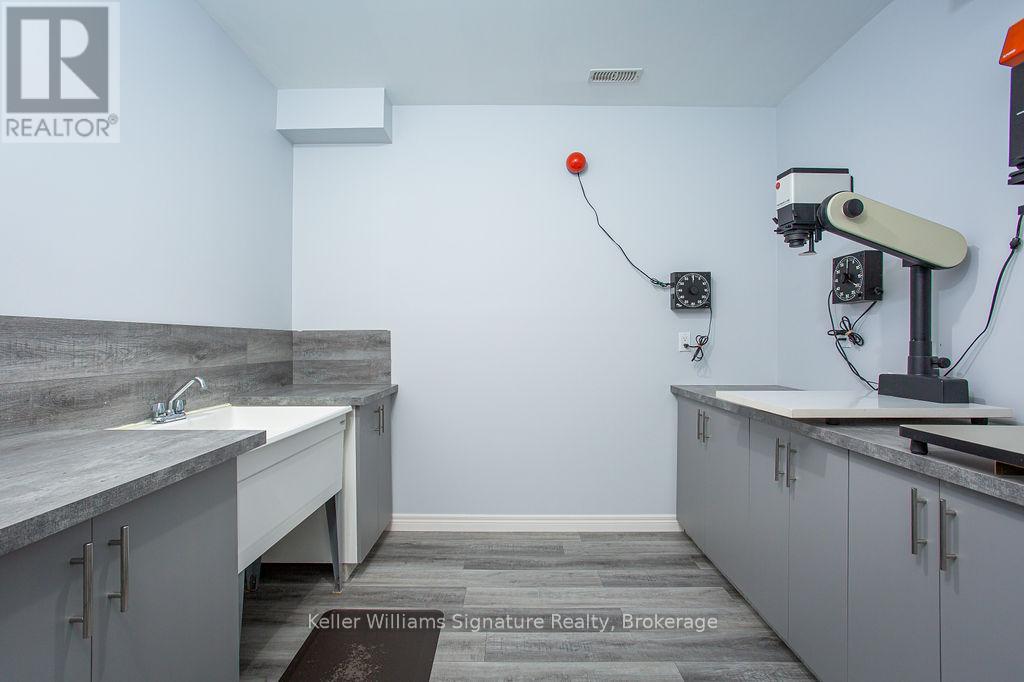 7 Hilborn Street, East Luther Grand Valley, Ontario  L9W 6T9 - Photo 37 - X12134035