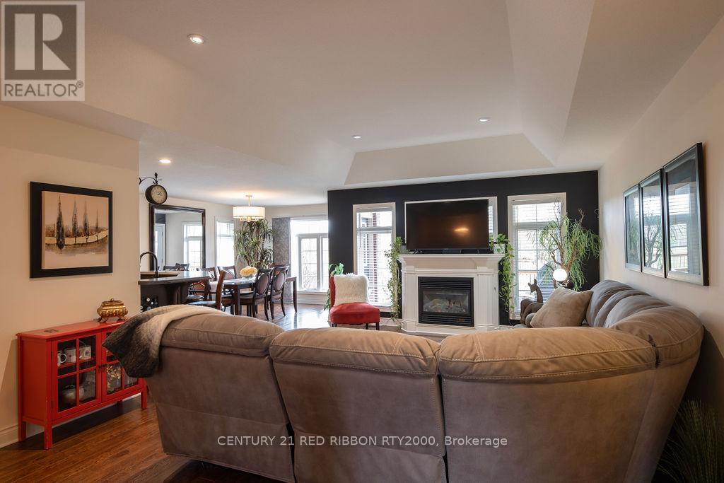 Property at 396 MACDONALD STREET image 4