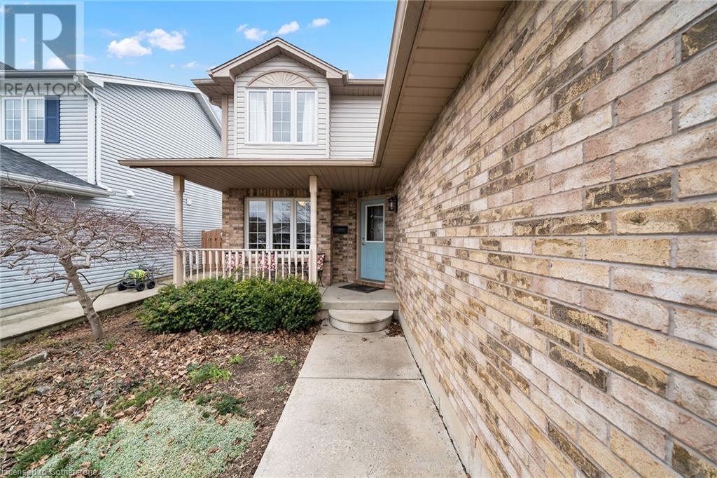 Property at 9 LINDSAY Drive image 3