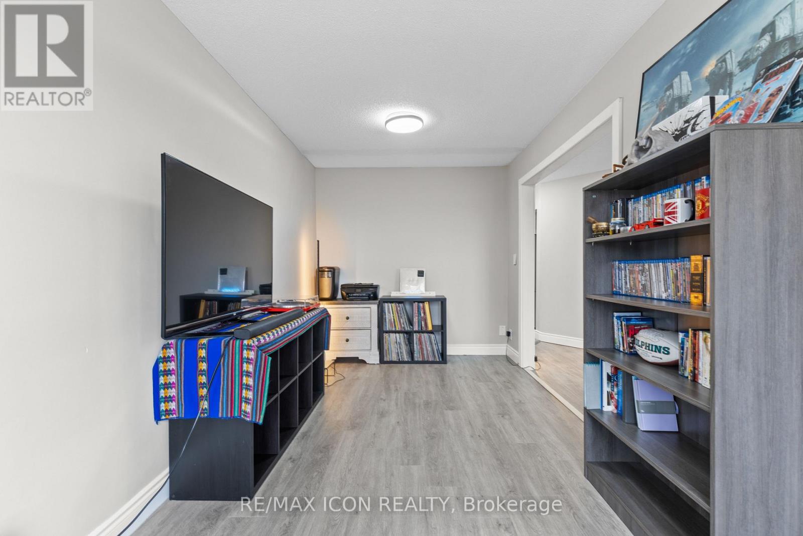 210 - 30 Hugo Crescent, Kitchener, Ontario  N2M 3Z2 - Photo 10 - X12121139