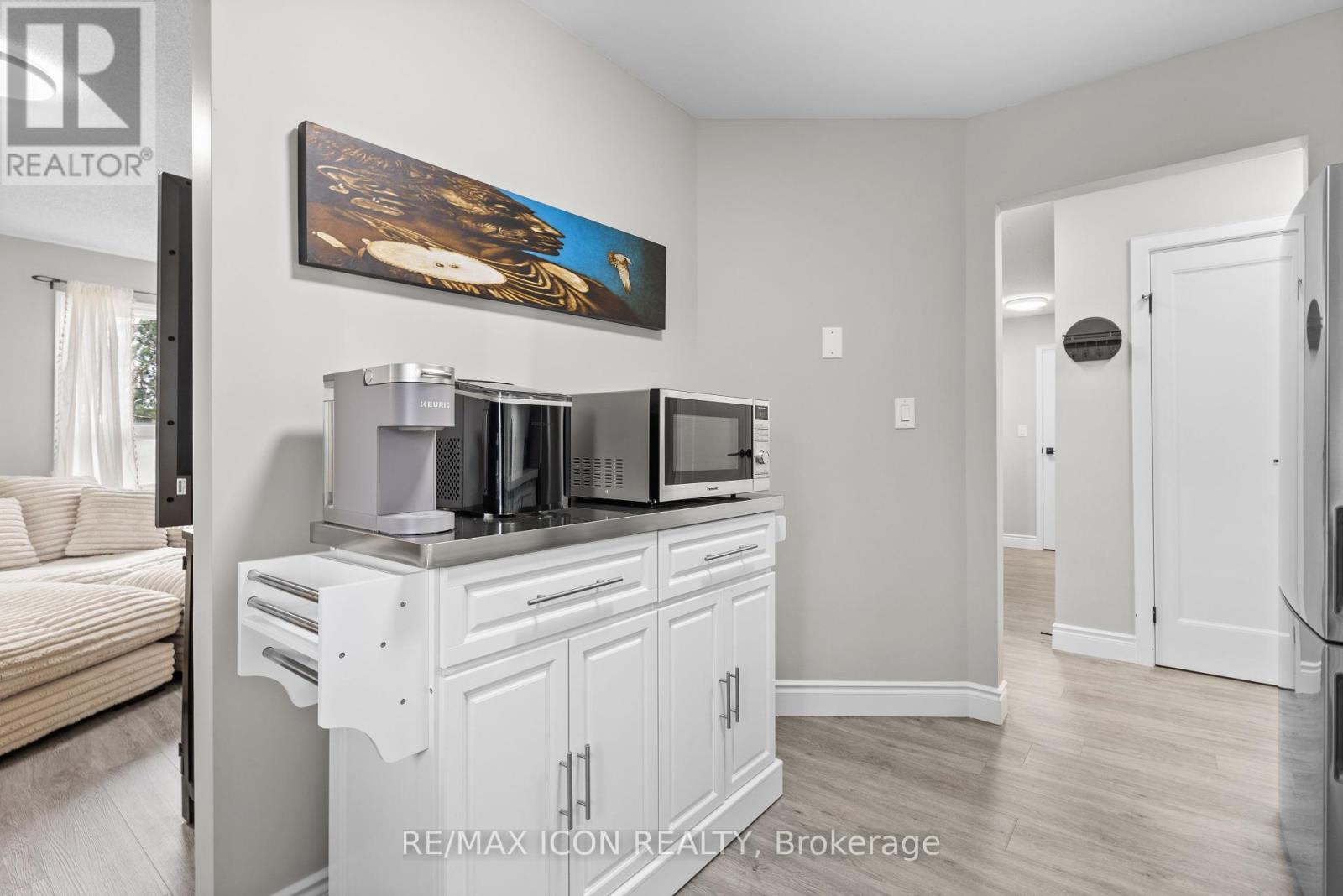 210 - 30 Hugo Crescent, Kitchener, Ontario  N2M 3Z2 - Photo 6 - X12121139