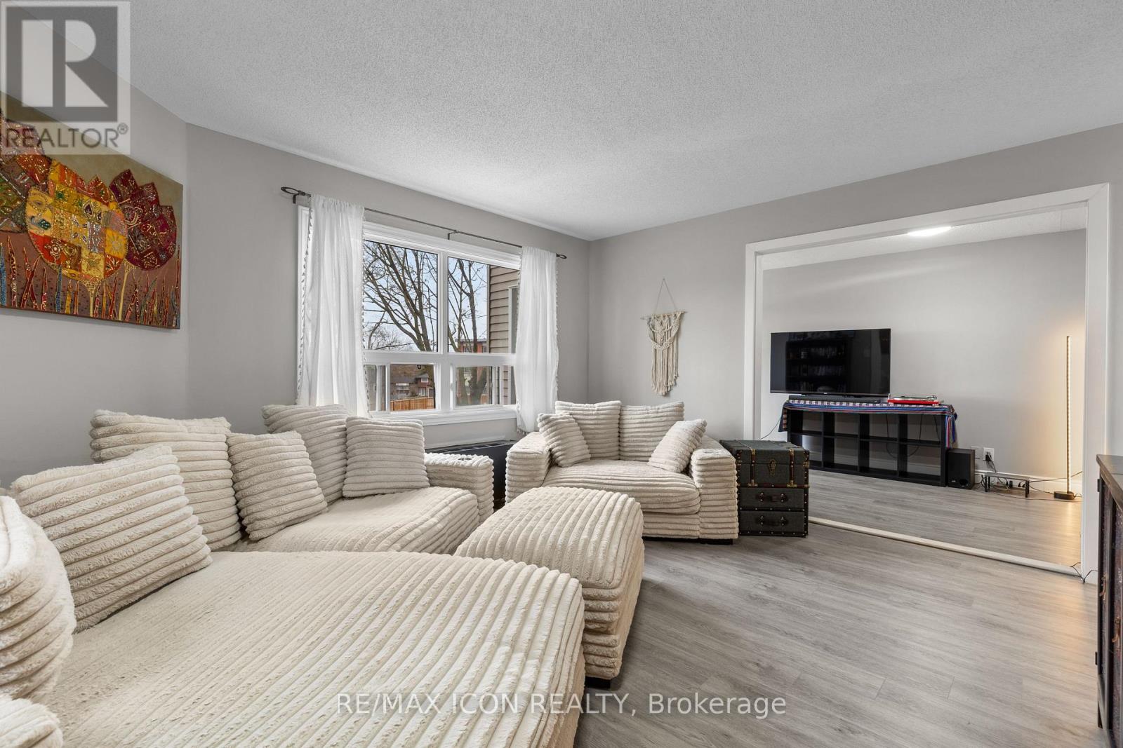 210 - 30 Hugo Crescent, Kitchener, Ontario  N2M 3Z2 - Photo 8 - X12121139