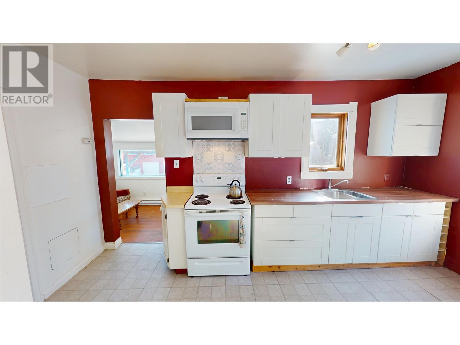 4252 Margaret Avenue, Wells, British Columbia  V0K 2R0 - Photo 3 - R2999810