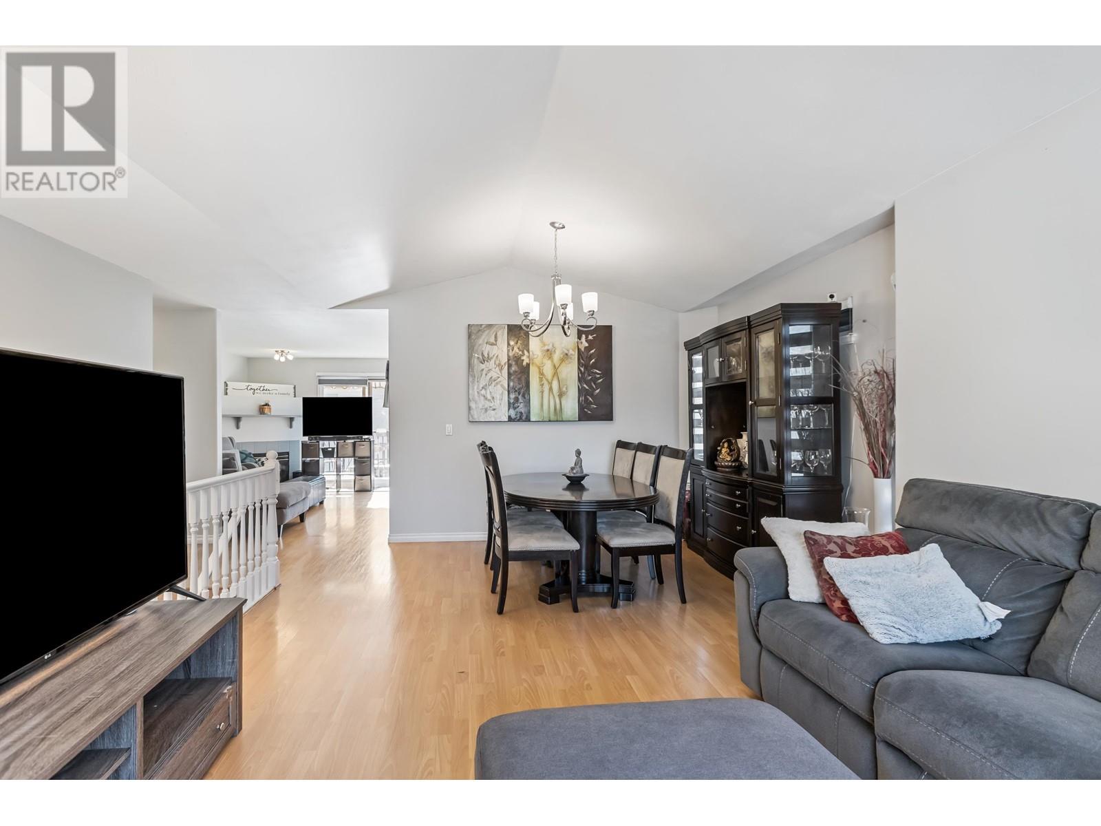 20660 Thorne Avenue, Maple Ridge, British Columbia  V2X 2K8 - Photo 10 - R3000219