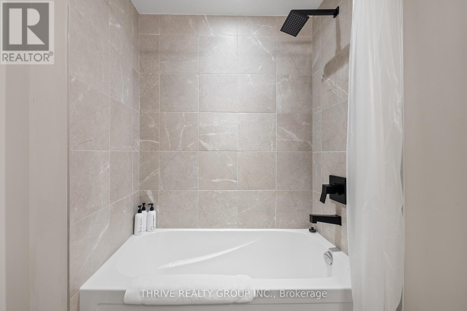 36 - 26 Lunar Crescent, Mississauga, Ontario  L5M 2R5 - Photo 26 - W12133919