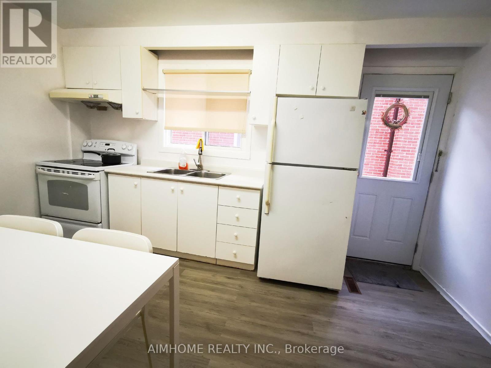 86 James Gray Drive, Toronto, Ontario  M2H 1P1 - Photo 8 - C12133738