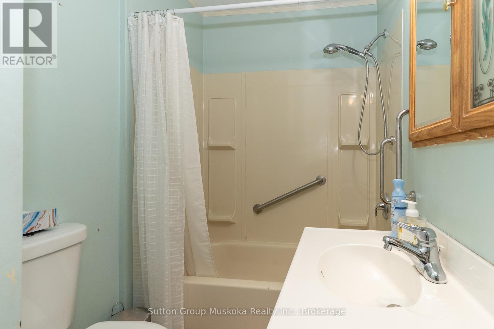 15 Glen Acres Road, Huntsville, Ontario  P1H 1N6 - Photo 17 - X12134096