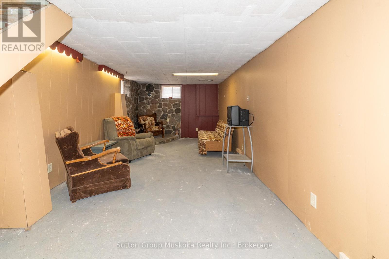 15 Glen Acres Road, Huntsville, Ontario  P1H 1N6 - Photo 22 - X12134096