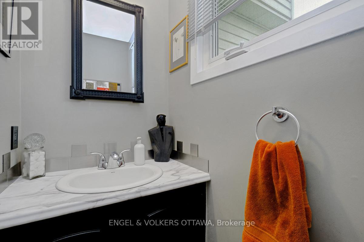 59 Charing Road, Ottawa, Ontario  K2G 4G3 - Photo 26 - X12134017