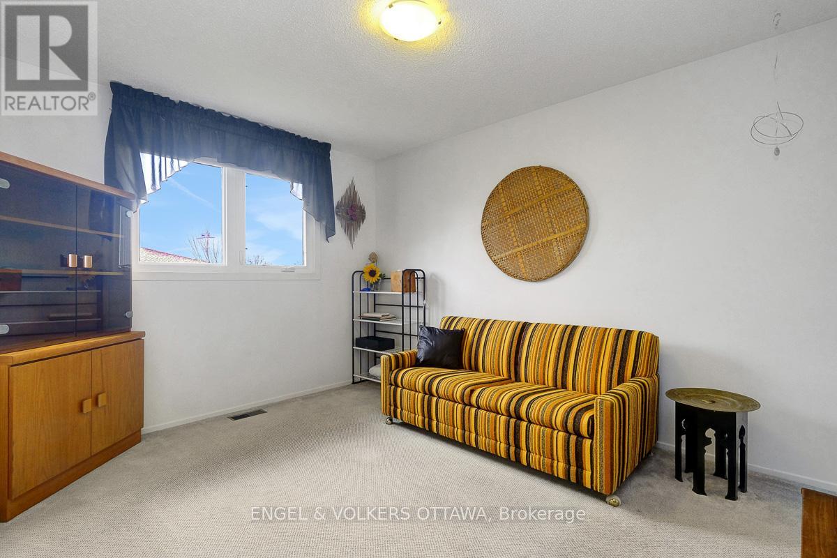 59 Charing Road, Ottawa, Ontario  K2G 4G3 - Photo 37 - X12134017