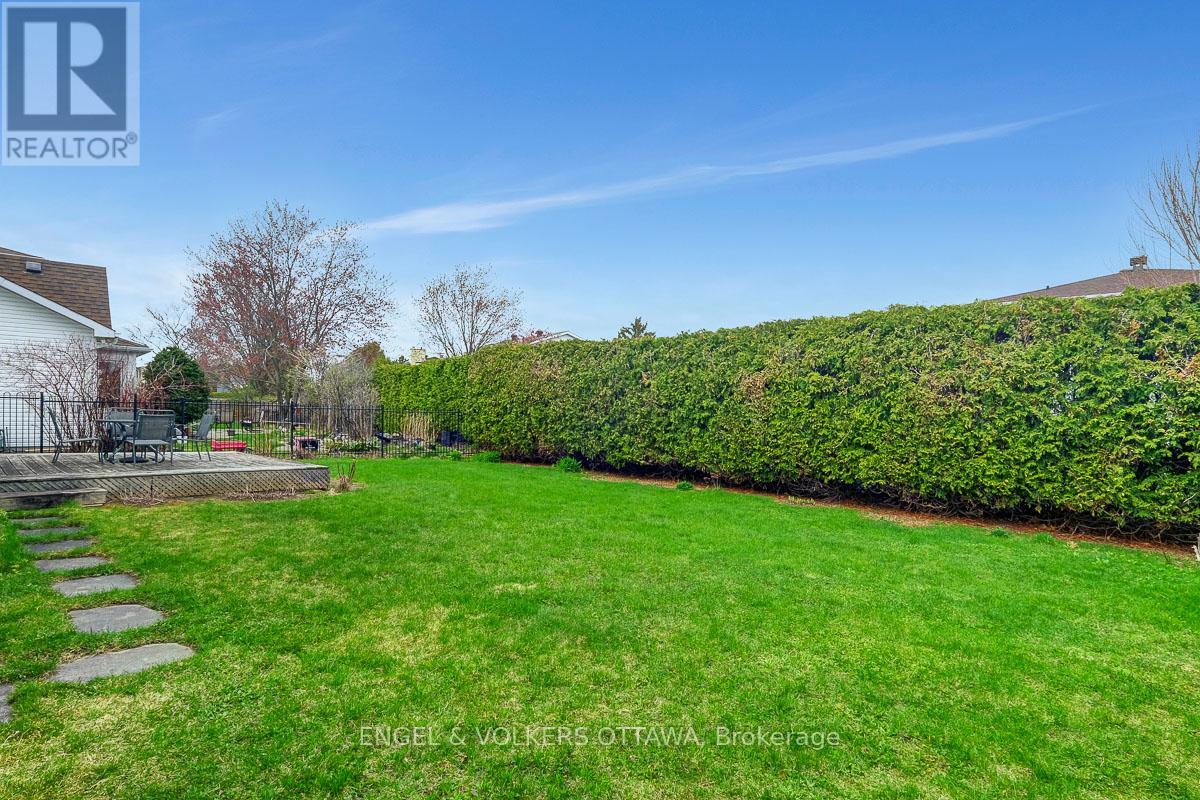 59 Charing Road, Ottawa, Ontario  K2G 4G3 - Photo 49 - X12134017