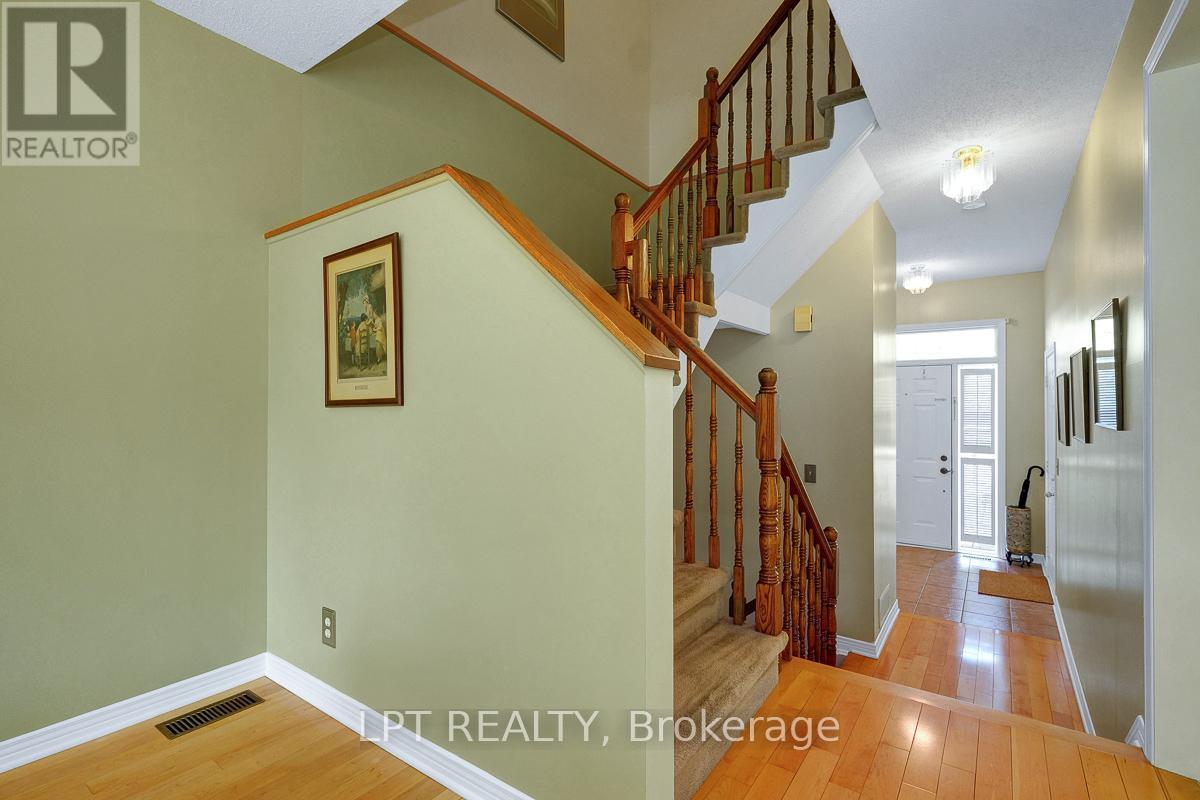 Property at 4 RHAPSODY LANE image 4