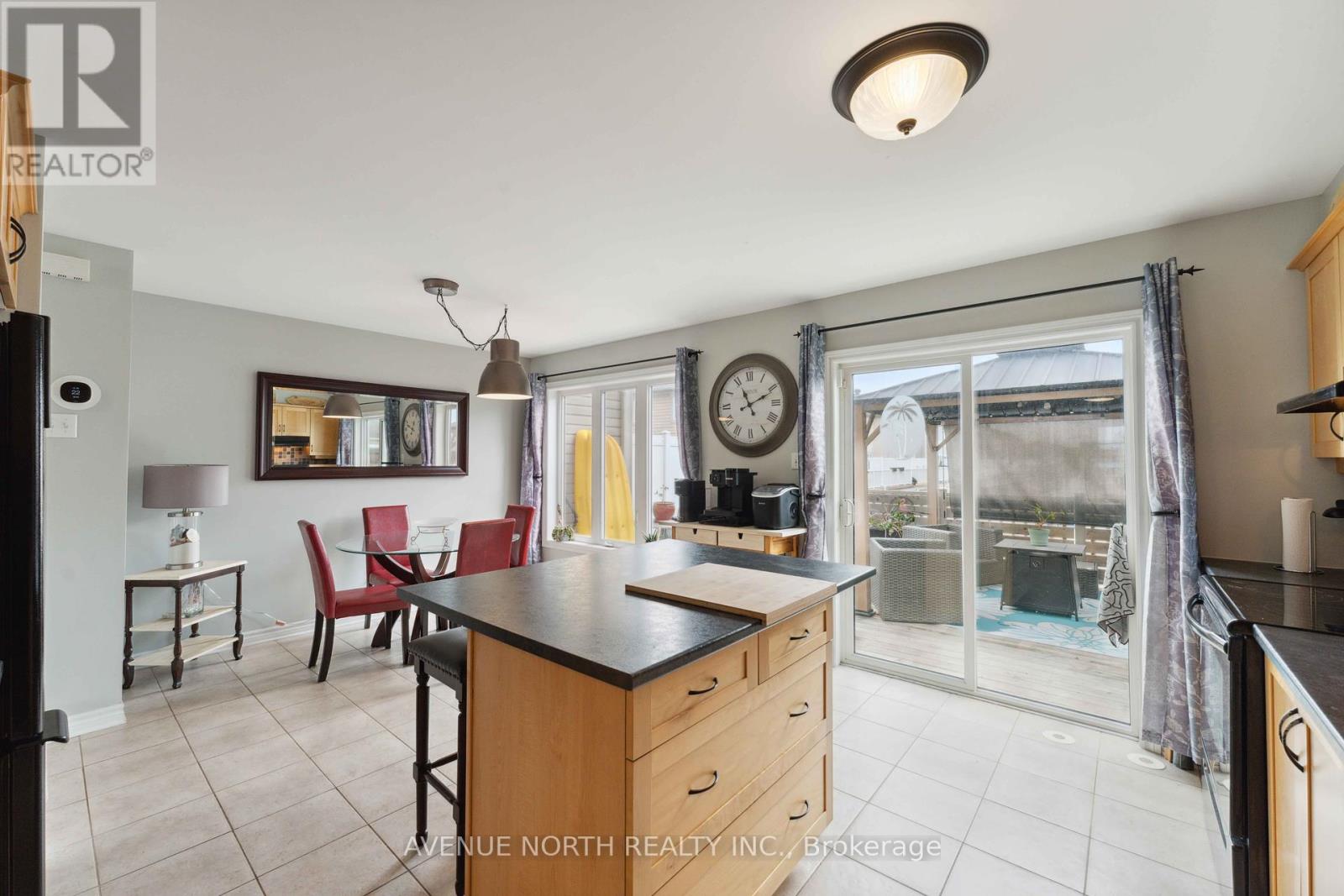 112 Huntmar Drive, Ottawa, Ontario  K2S 0E3 - Photo 16 - X12134114