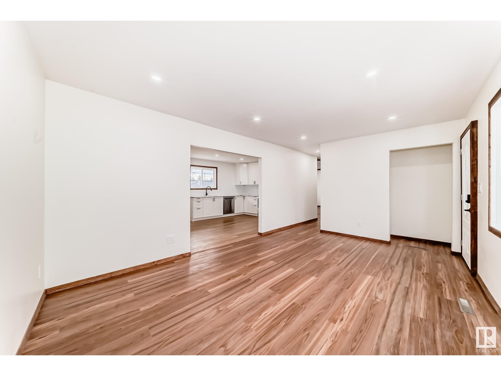 Property at 10961 157 ST NW image 4