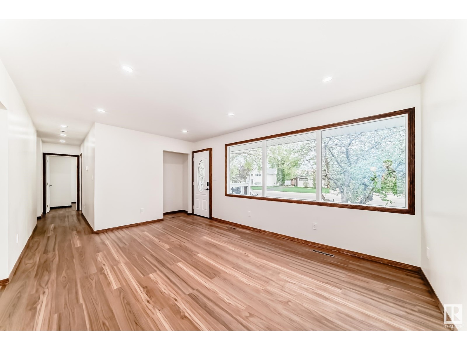 Property at 10961 157 ST NW image 3