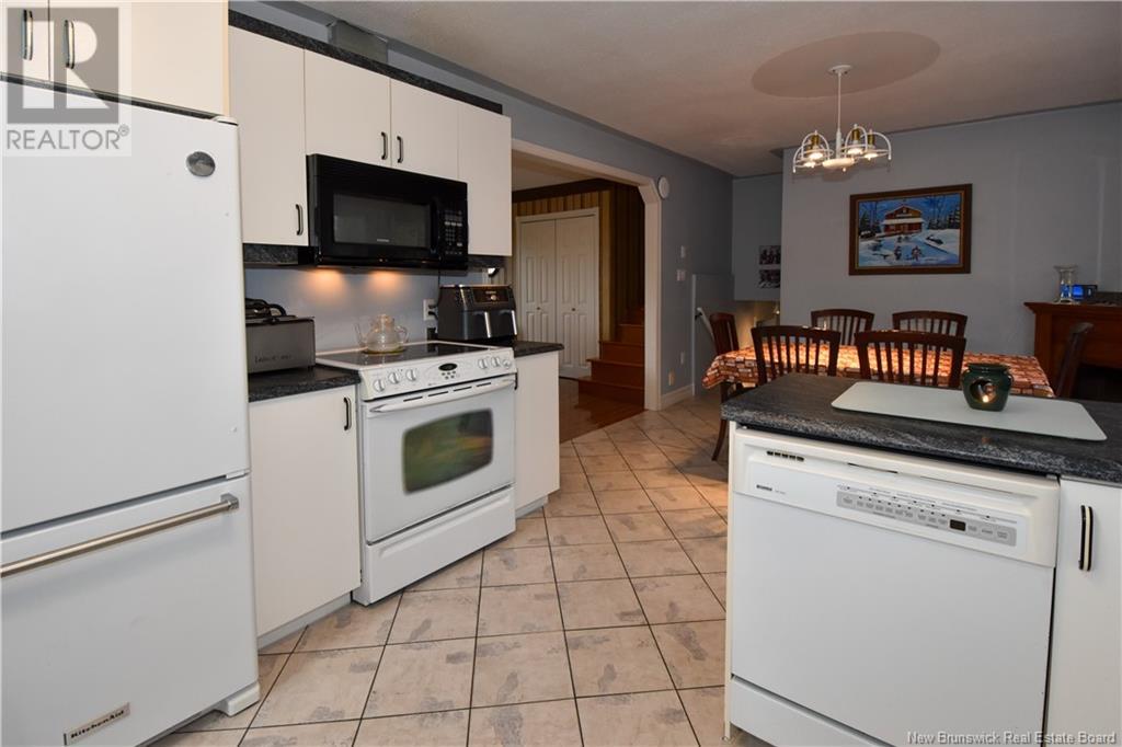 551 Alfreda, Tracadie, New Brunswick  E1X 1B4 - Photo 5 - NB118047