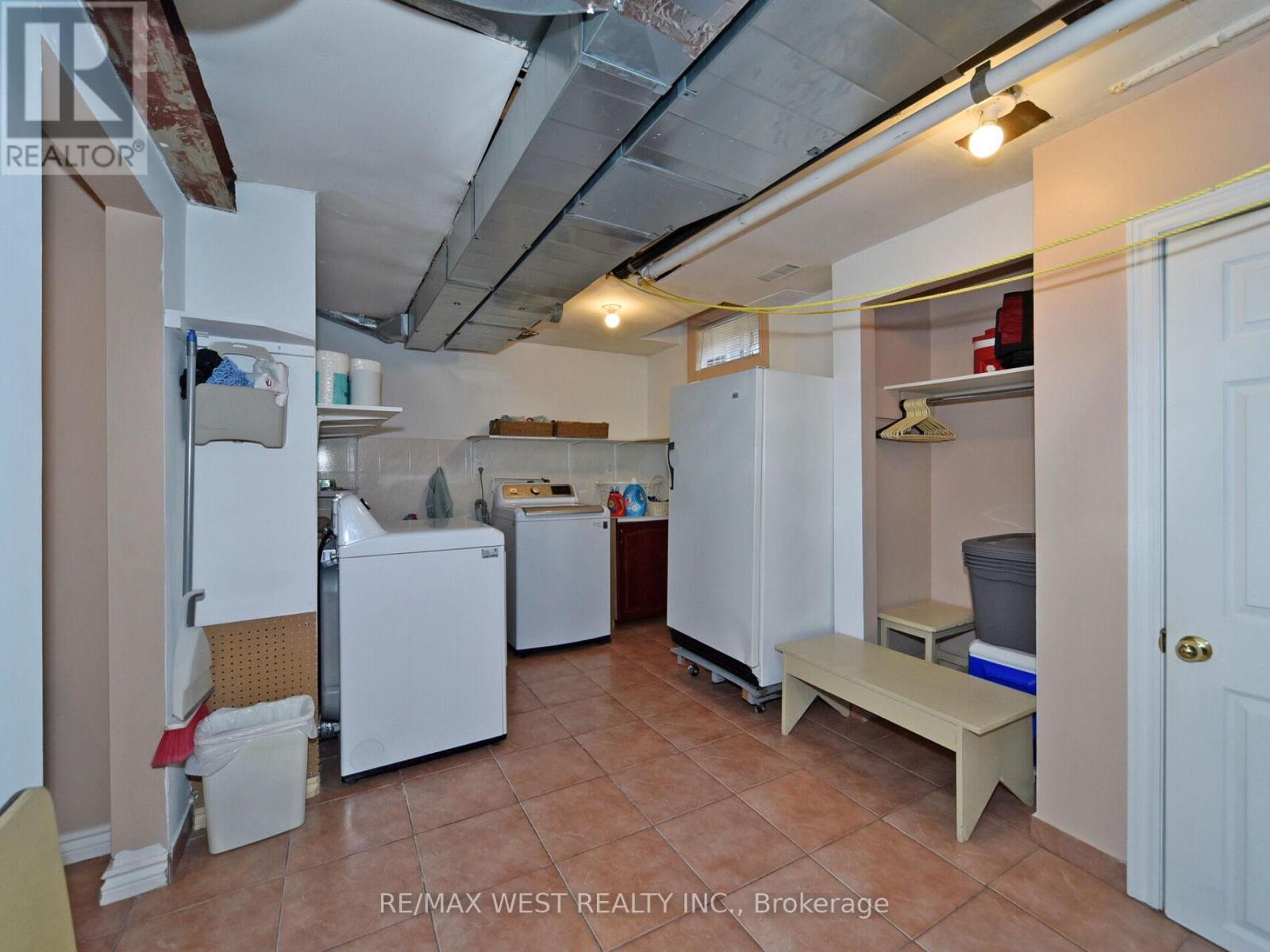 67 - 104 Pinedale Gate, Vaughan (East Woodbridge), Ontario  L4L 8X3 - Photo 37 - N12133762
