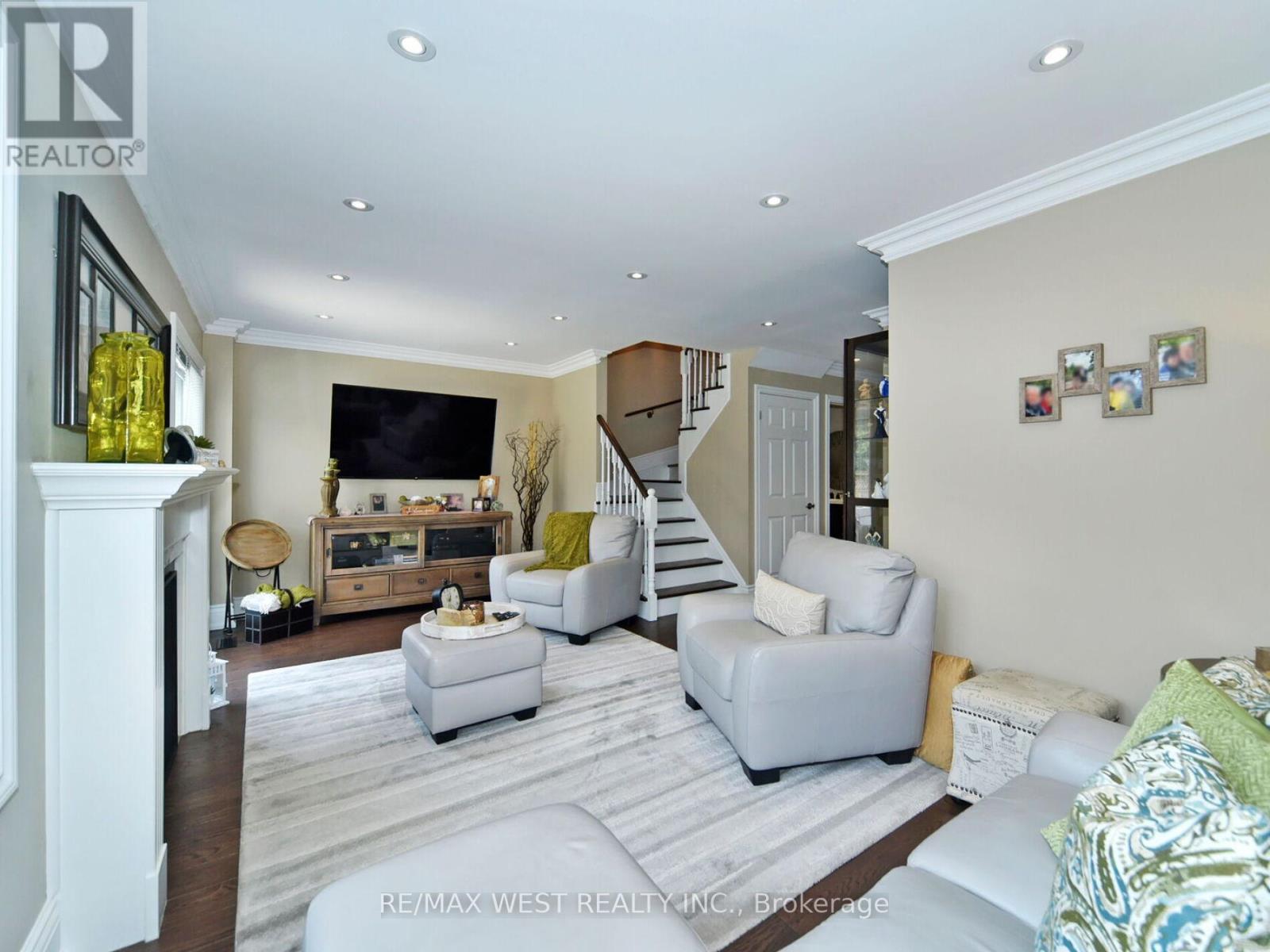 67 - 104 Pinedale Gate, Vaughan, Ontario  L4L 8X3 - Photo 9 - N12133762