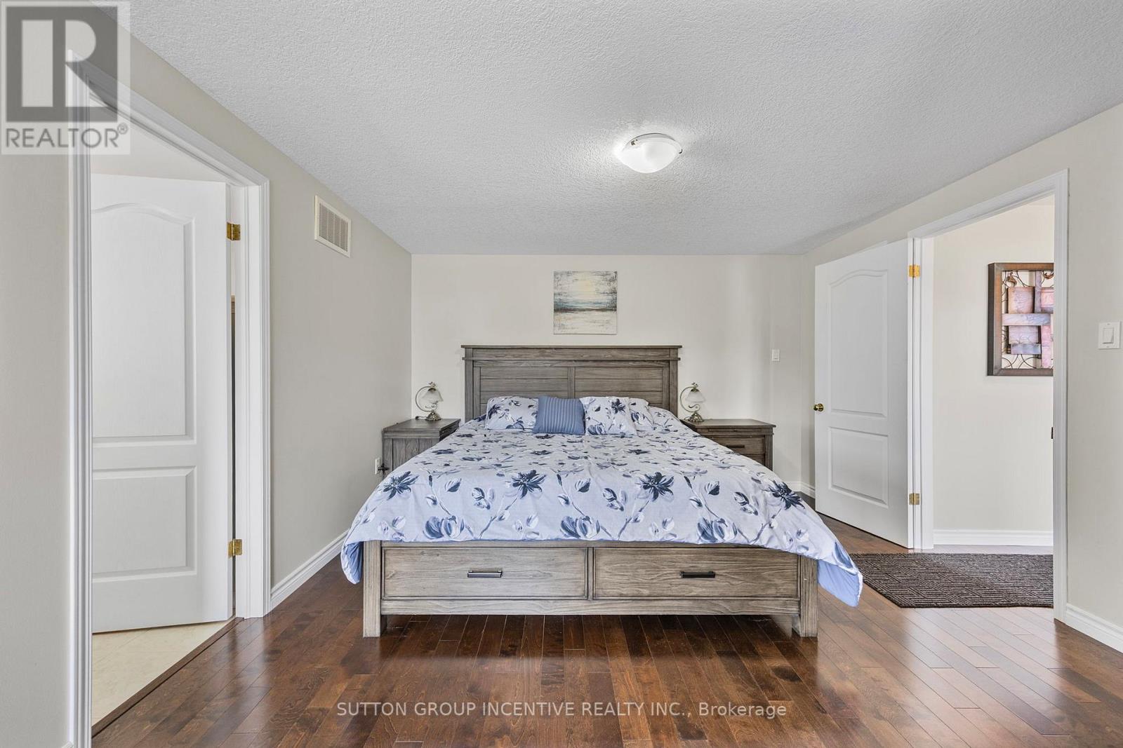 22 Armeda Clow Crescent, Essa, Ontario  L0M 1B2 - Photo 15 - N12133779