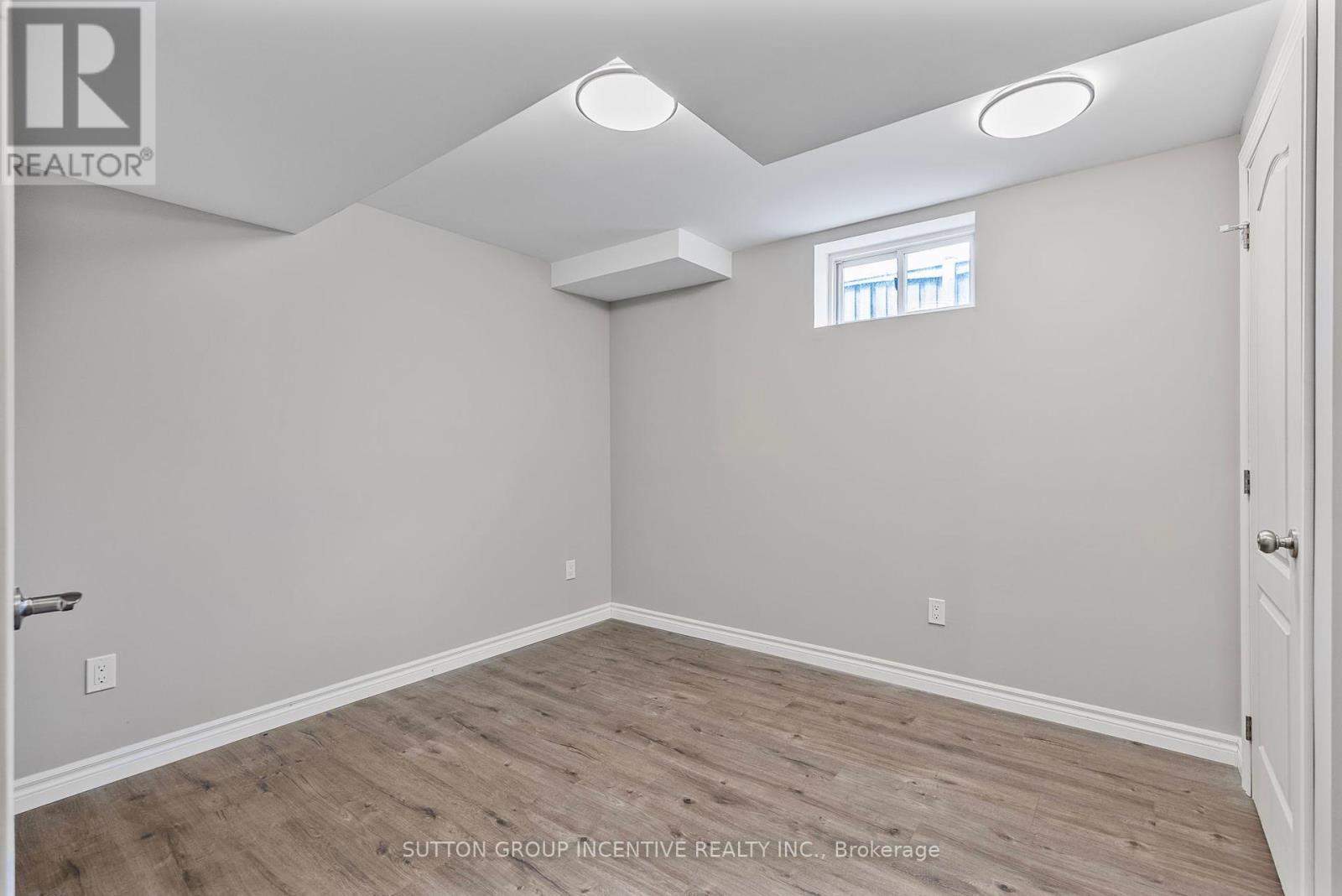 22 Armeda Clow Crescent, Essa, Ontario  L0M 1B2 - Photo 28 - N12133779