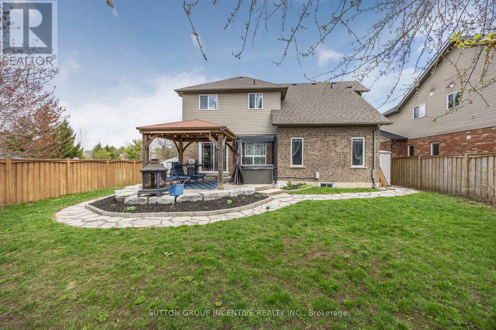 22 Armeda Clow Crescent, Essa, Ontario  L0M 1B2 - Photo 30 - N12133779