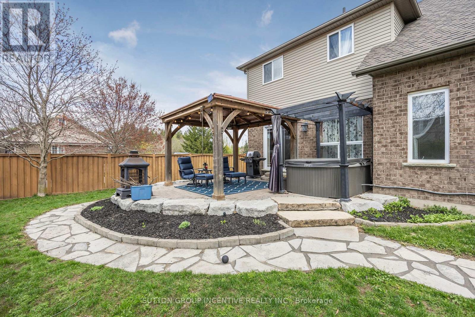 22 Armeda Clow Crescent, Essa, Ontario  L0M 1B2 - Photo 32 - N12133779