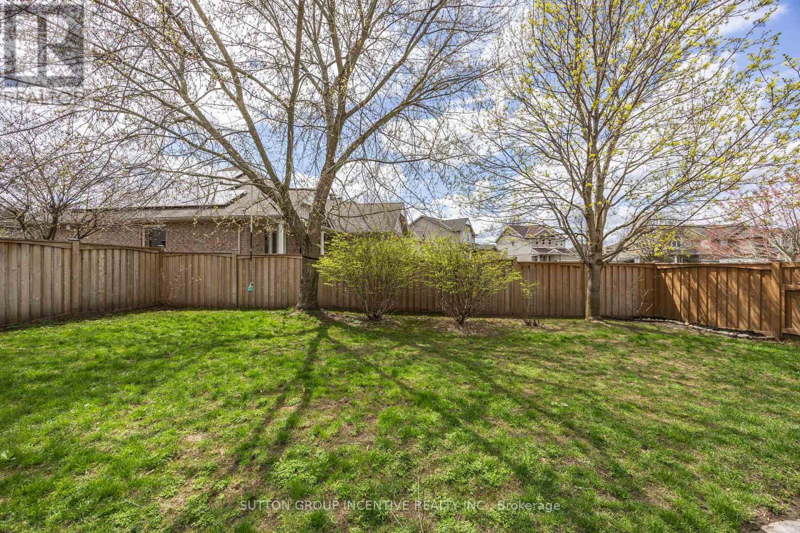 22 Armeda Clow Crescent, Essa, Ontario  L0M 1B2 - Photo 33 - N12133779