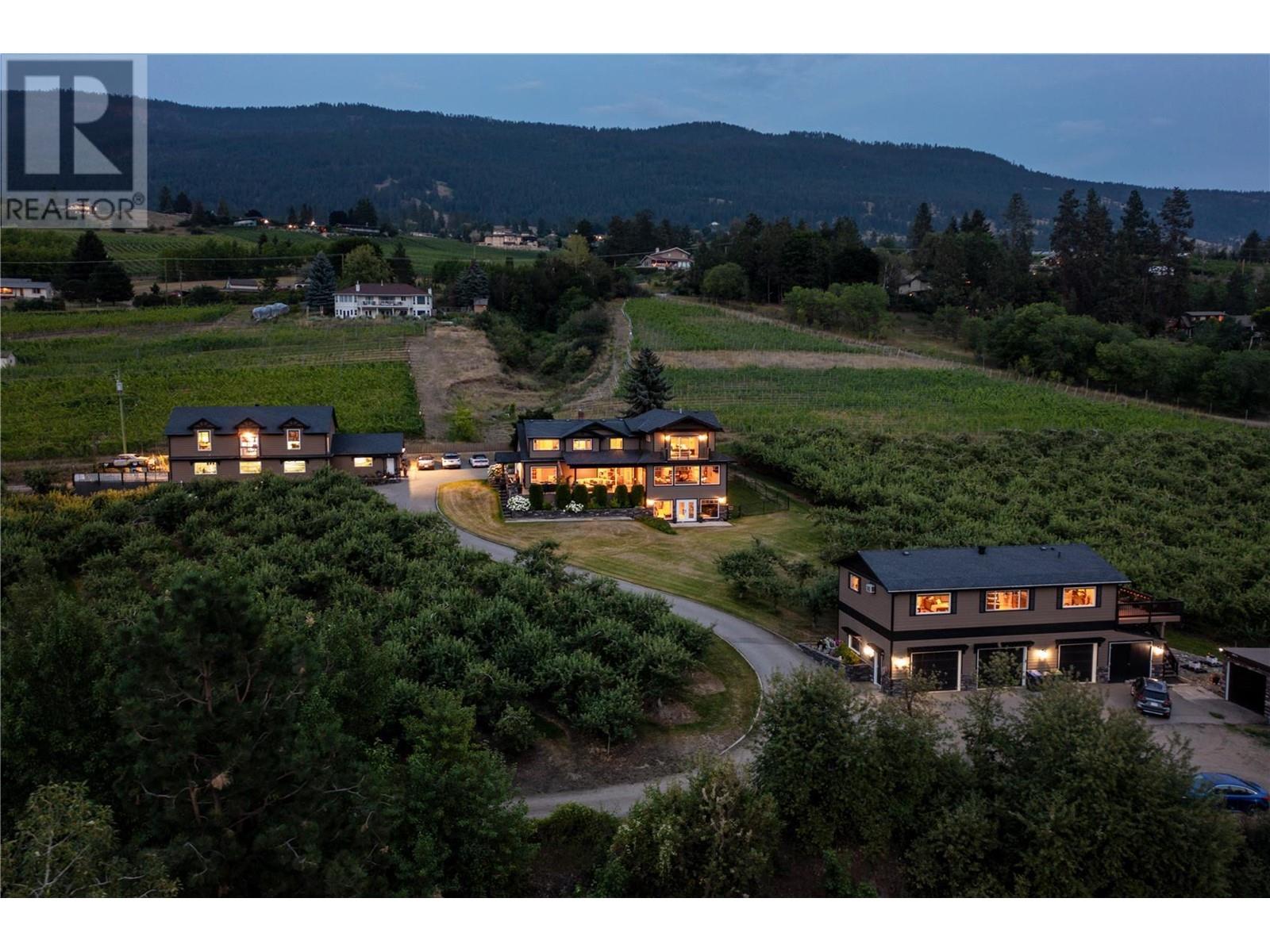 4511 Crawford Road, Lake Country, British Columbia  V4V 2C7 - Photo 2 - 10344949