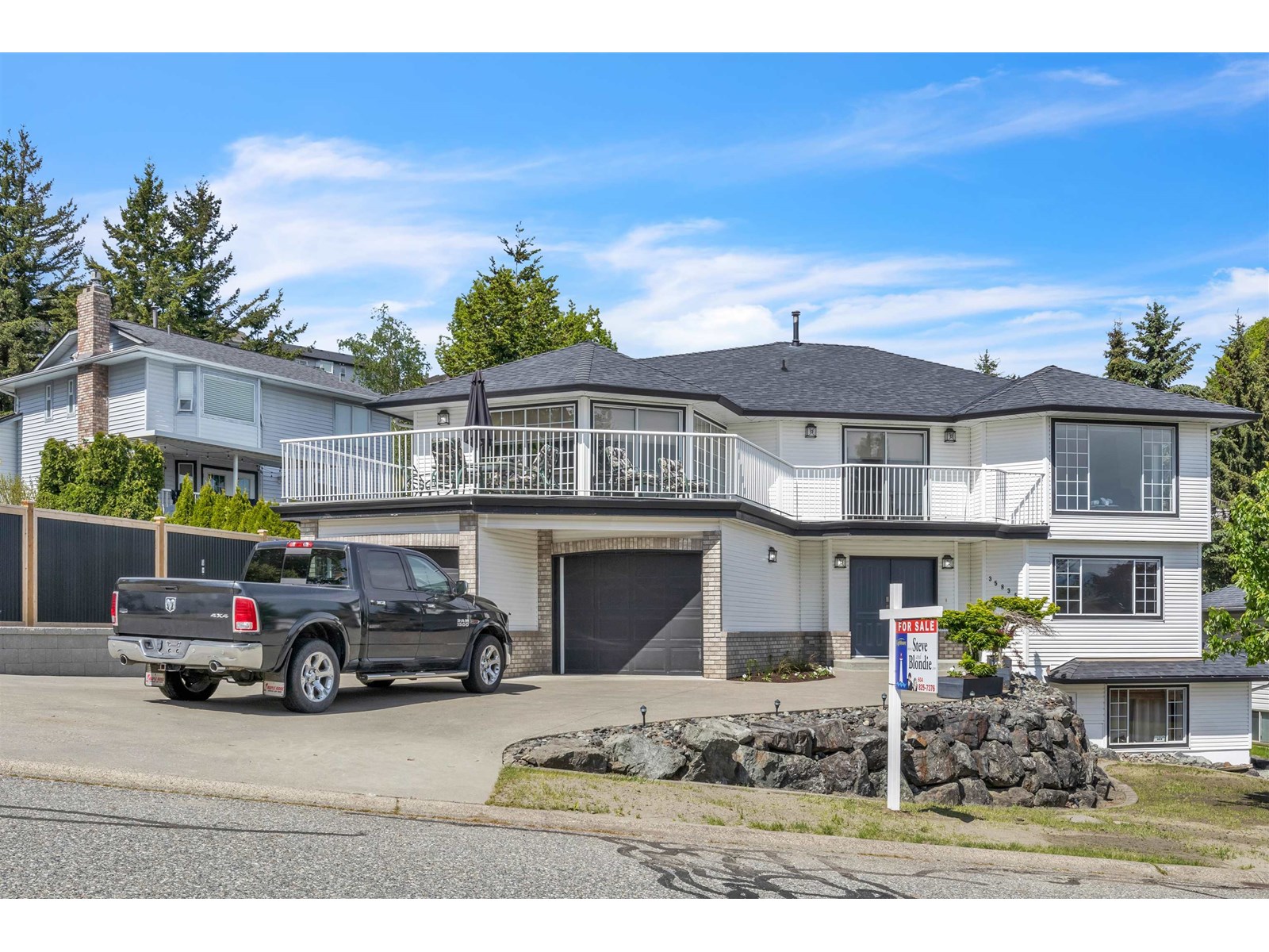 35835 Heatherstone Place, Abbotsford, British Columbia  V3G 1E6 - Photo 3 - R2999680