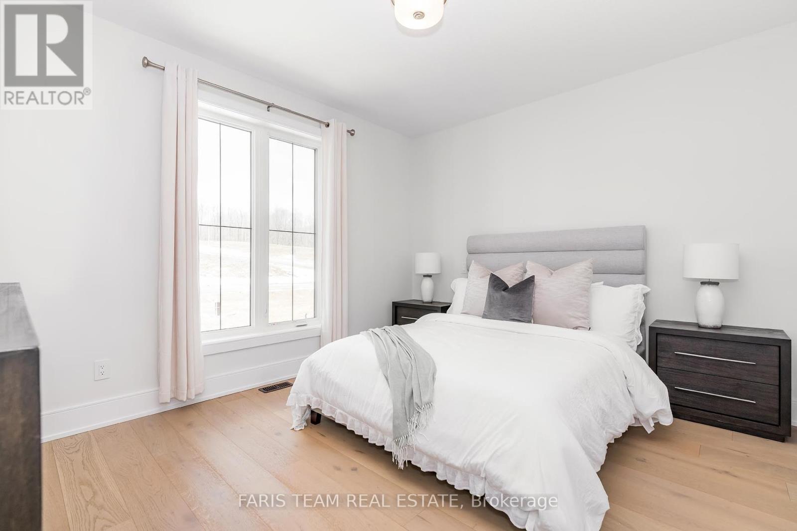 96 Waverly Heights, Tay, Ontario  L0L 1P0 - Photo 13 - S12133783