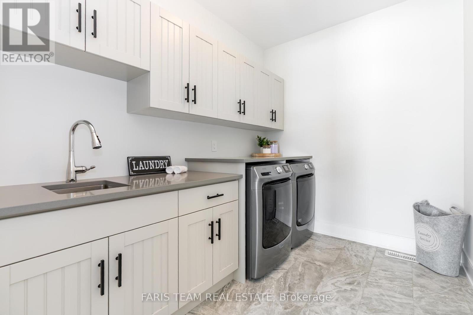 96 Waverly Heights, Tay, Ontario  L0L 1P0 - Photo 18 - S12133783