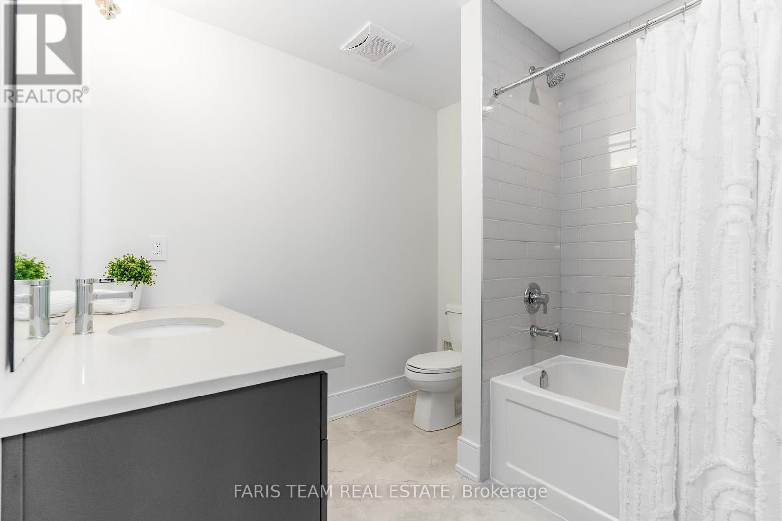 96 Waverly Heights, Tay, Ontario  L0L 1P0 - Photo 22 - S12133783