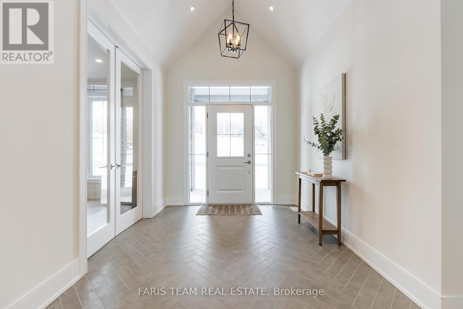 96 Waverly Heights, Tay, Ontario  L0L 1P0 - Photo 4 - S12133783