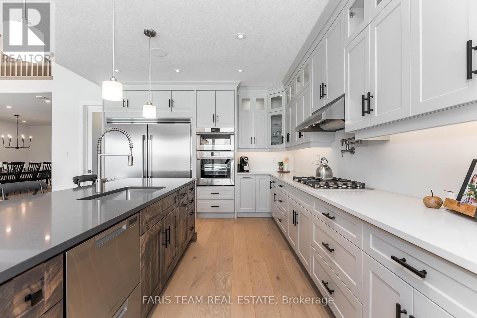 96 Waverly Heights, Tay, Ontario  L0L 1P0 - Photo 6 - S12133783