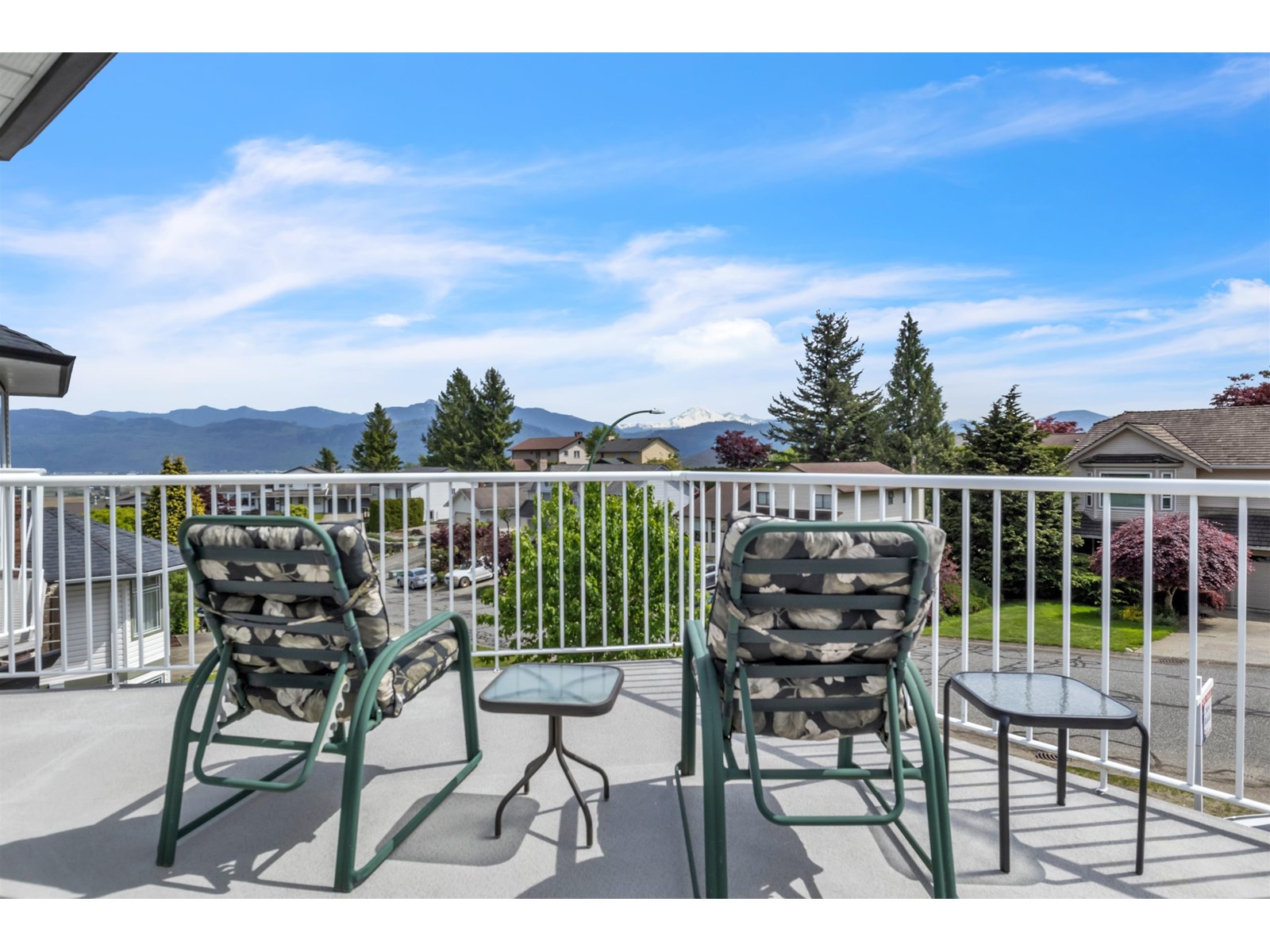 35835 Heatherstone Place, Abbotsford, British Columbia  V3G 1E6 - Photo 2 - R2999680