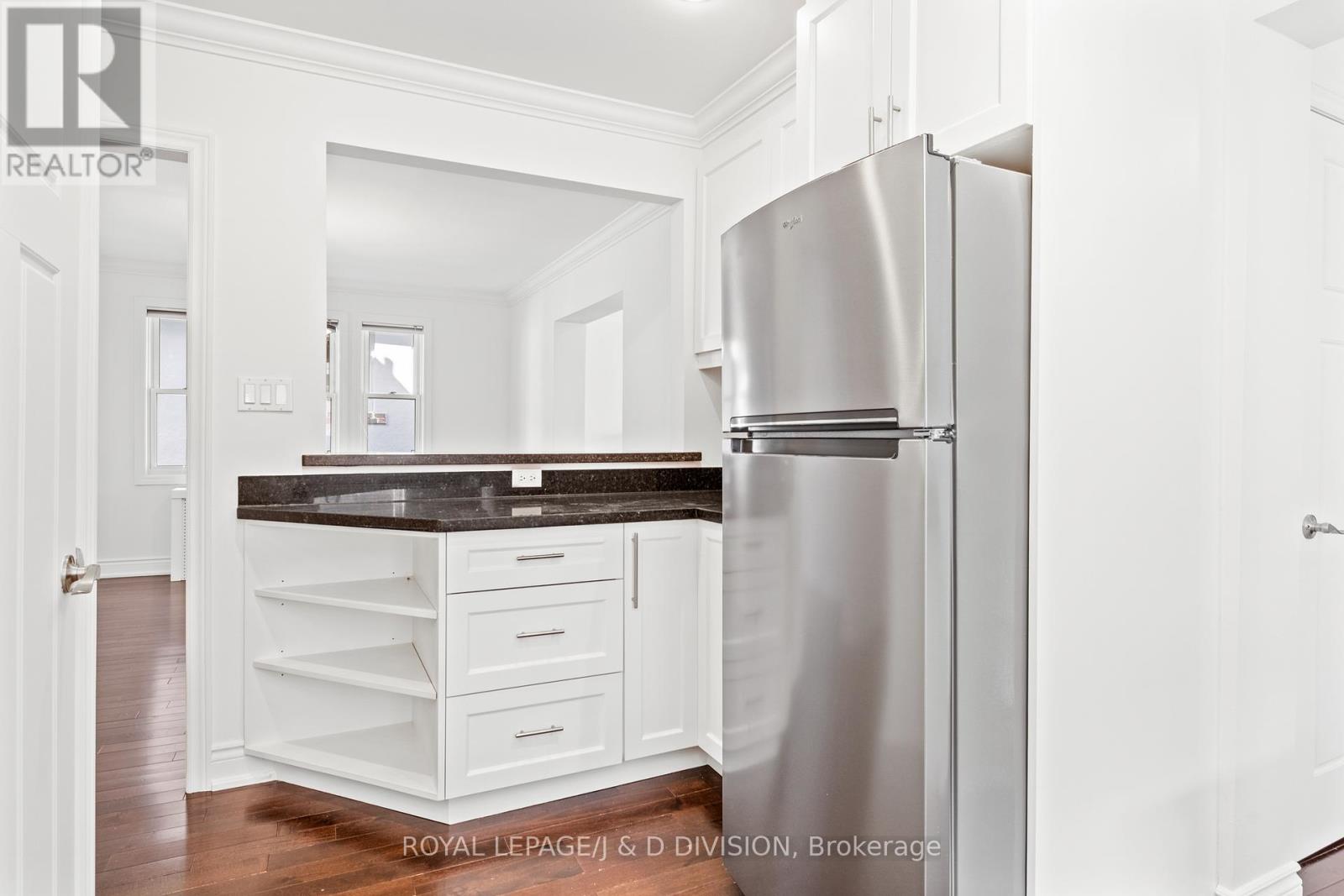 Second Floor - 3 Killarney Road, Toronto, Ontario  M5P 1L7 - Photo 9 - C12133809