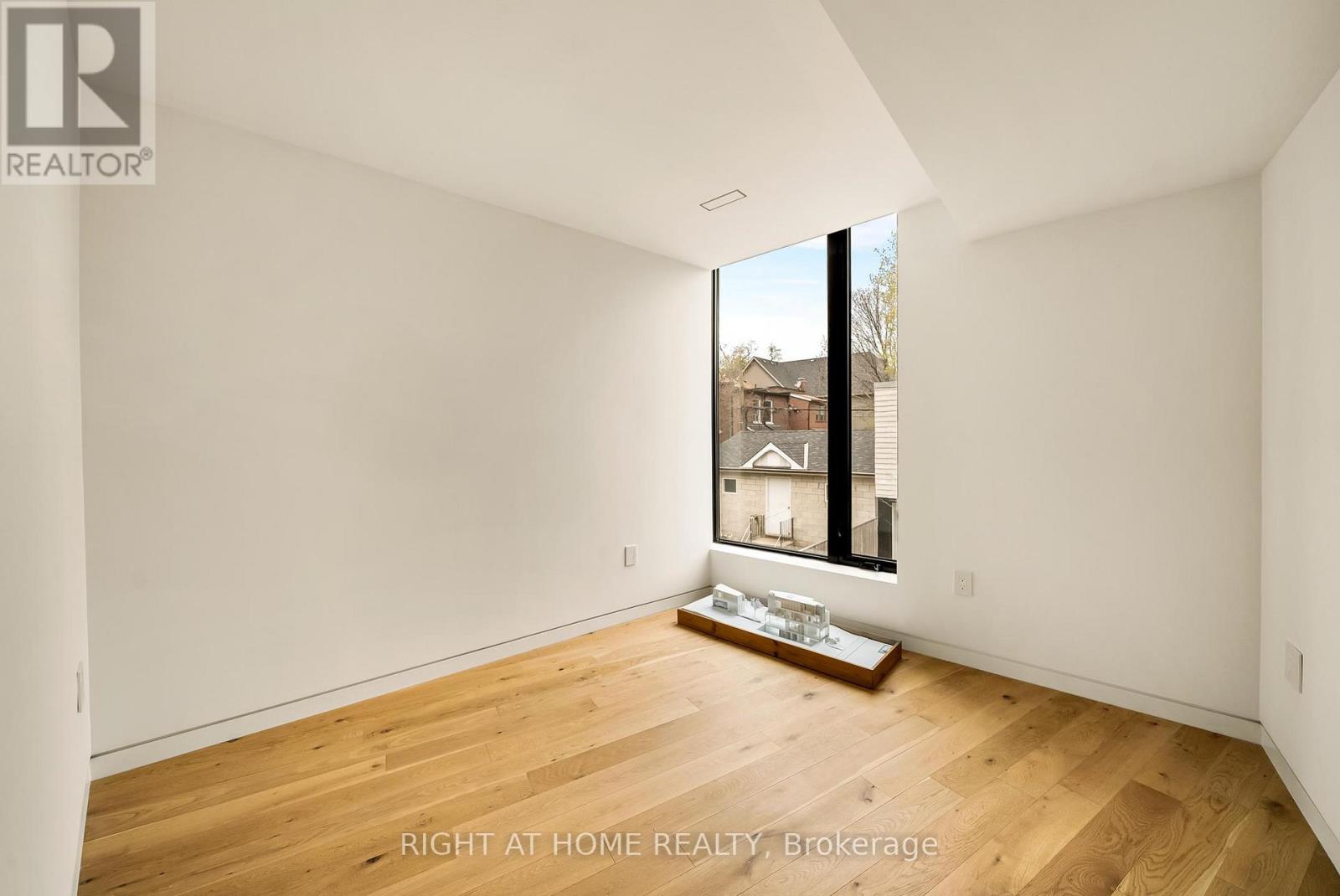 44 Foxley Street, Toronto, Ontario  M6J 1R1 - Photo 19 - C12133855