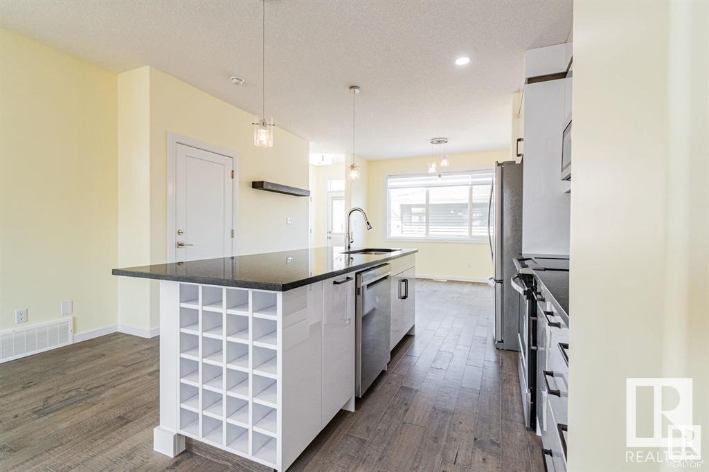 Property at 10576 62 AV NW NW image 4