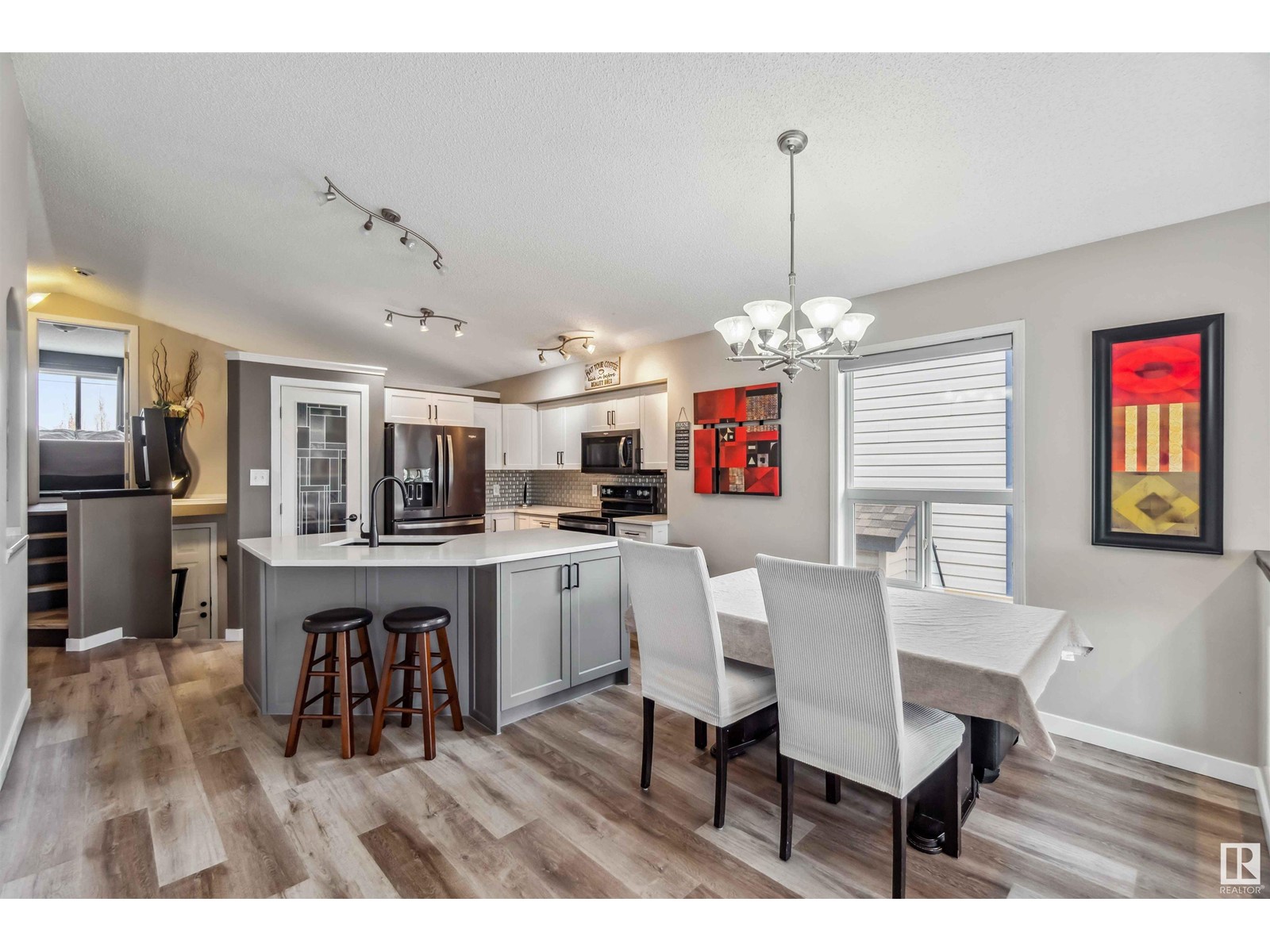 8917 8 Av Sw, Edmonton, Alberta  T6X 1B9 - Photo 5 - E4435193