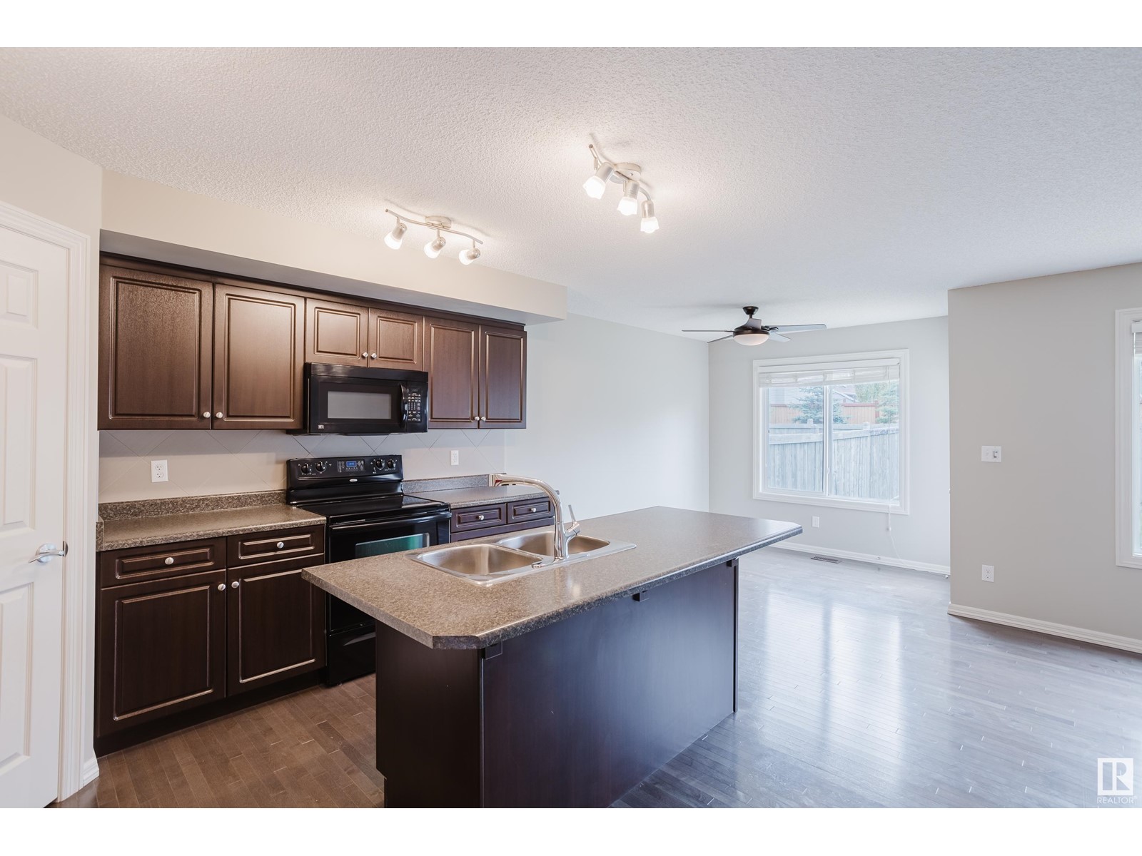 6213 60 St, Beaumont, Alberta  T4X 0J3 - Photo 8 - E4435194