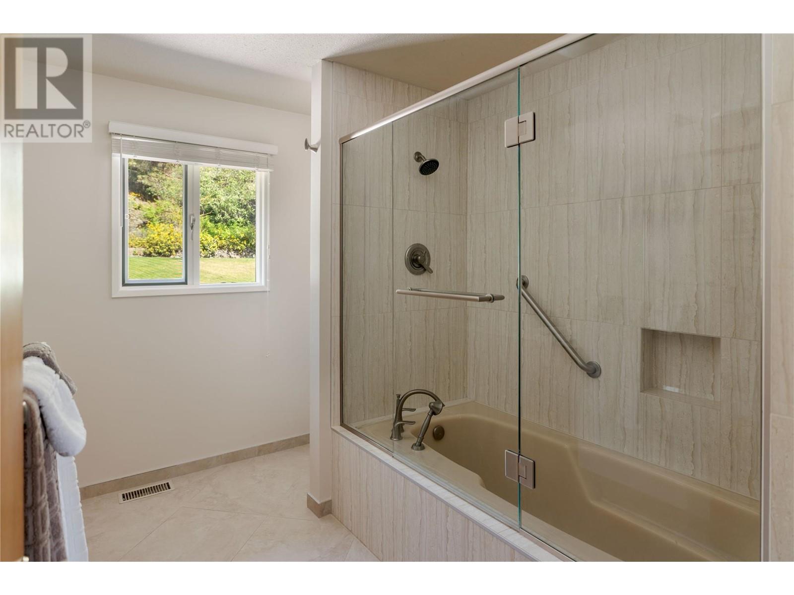 1252 Kyndree Court, Kelowna, British Columbia  V1V 1H1 - Photo 54 - 10345132