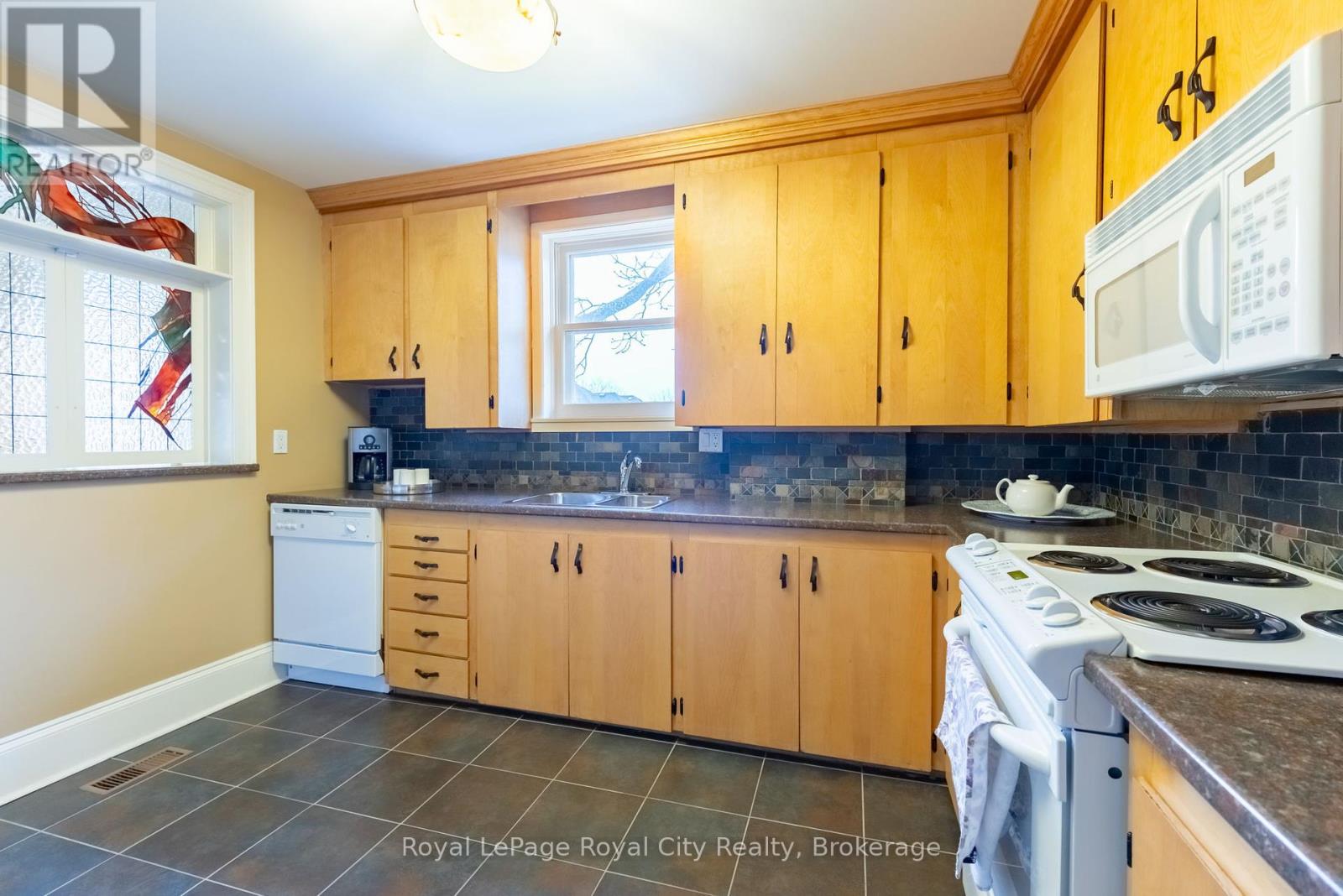 457 Woolwich Street, Guelph, Ontario  N1H 3X6 - Photo 29 - X12131016