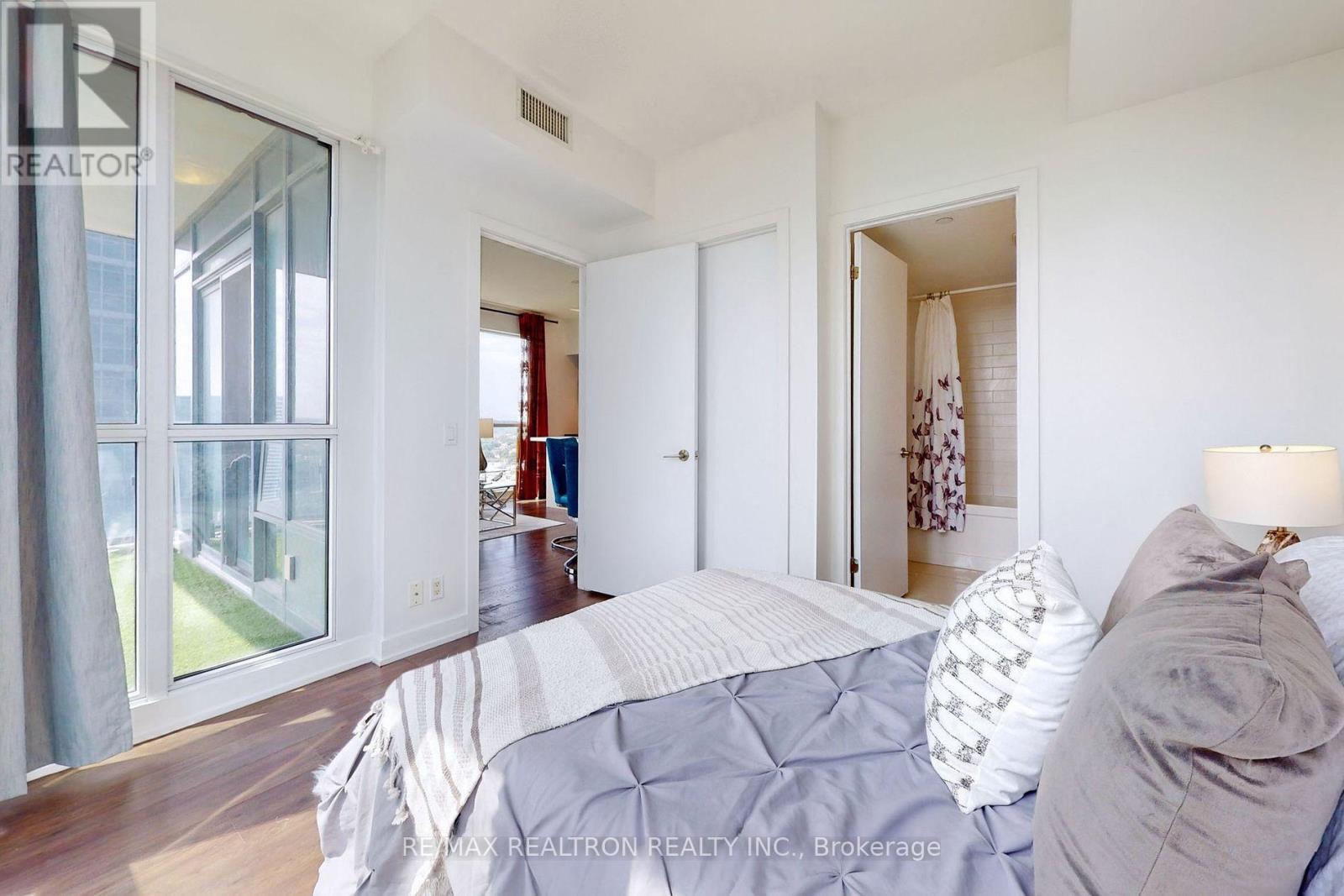 3206 - 2212 Lakeshore Boulevard W, Toronto, Ontario  M8V 0C2 - Photo 14 - W12133669