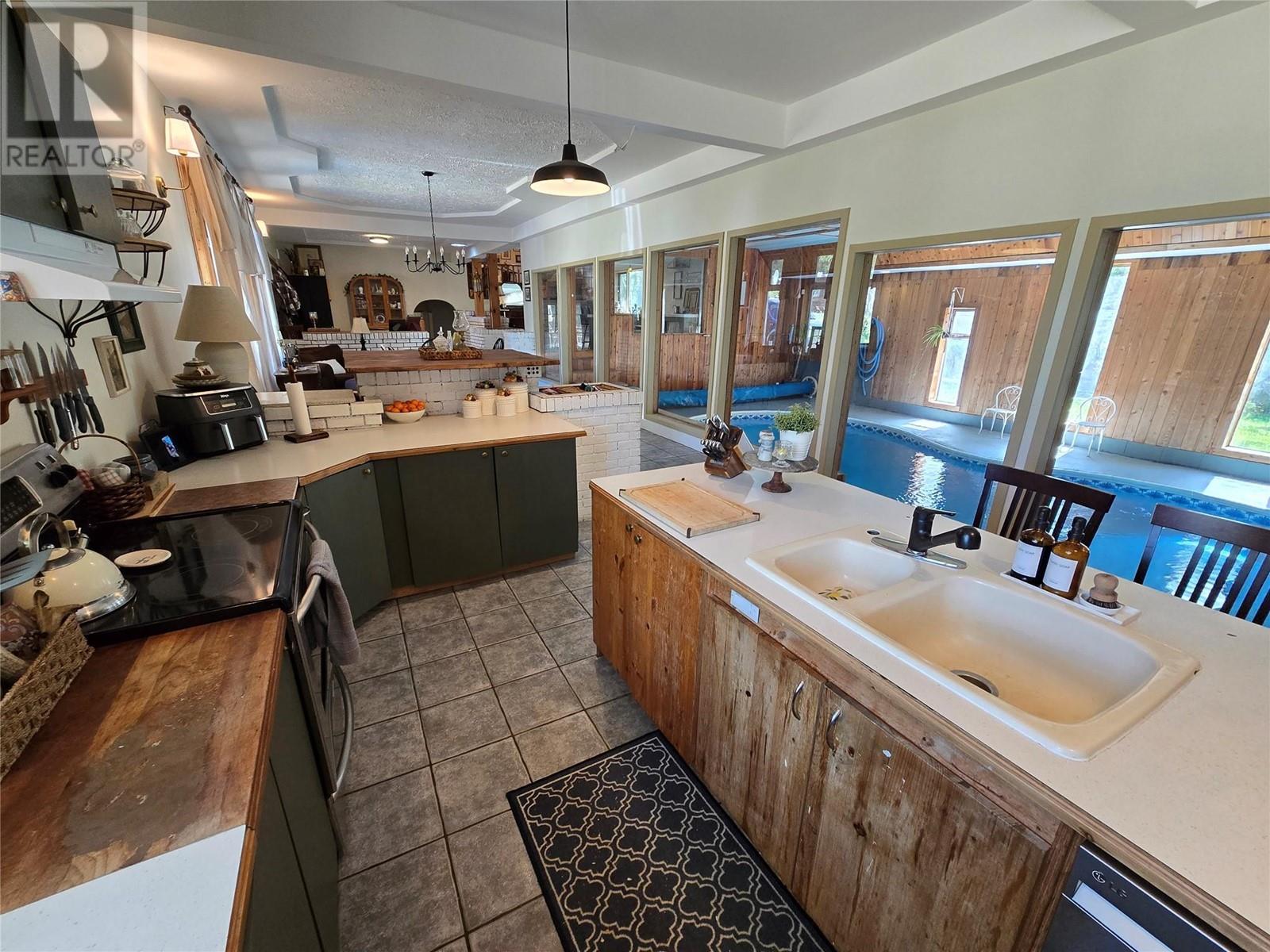 643 Kennedy Road, Clearwater, British Columbia  V0E 1N1 - Photo 13 - 10346813