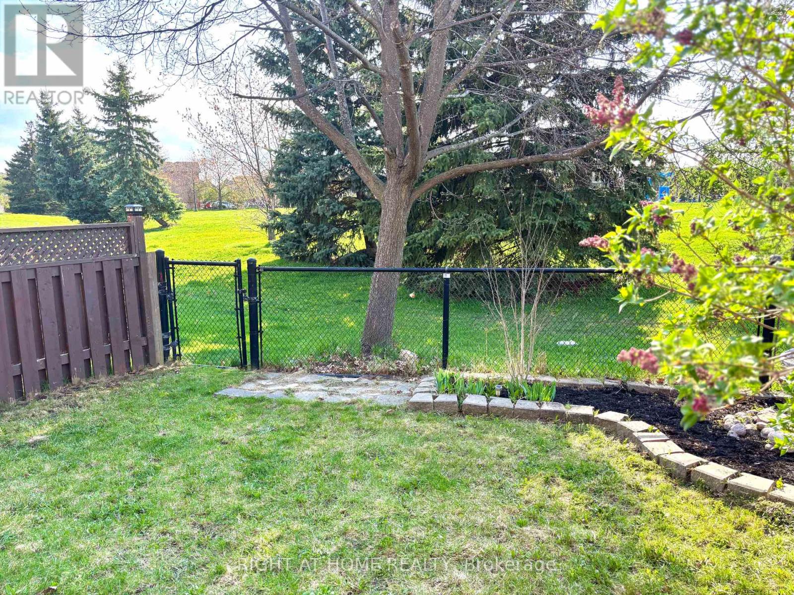 5 Torada Court, Brampton (Snelgrove), Ontario  L7A 1H5 - Photo 32 - W12133695