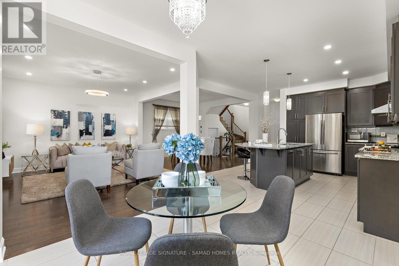 3141 George Savage Avenue, Oakville, Ontario  L6M 4M2 - Photo 4 - W12133734